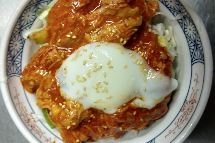 ホルモン丼
